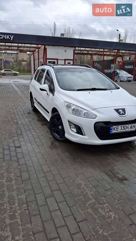 Универсал Peugeot 308 2013 в Кривом Роге