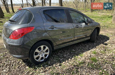Хэтчбек Peugeot 308 2011 в 
