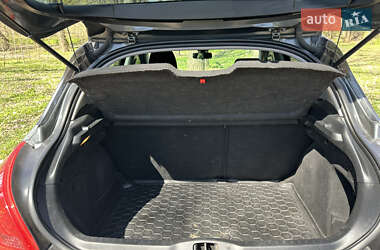 Хэтчбек Peugeot 308 2011 в 