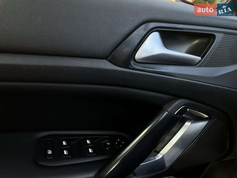 Універсал Peugeot 308 2015 в Ужгороді