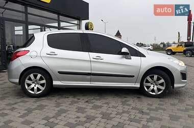 Хетчбек Peugeot 308 2013 в 