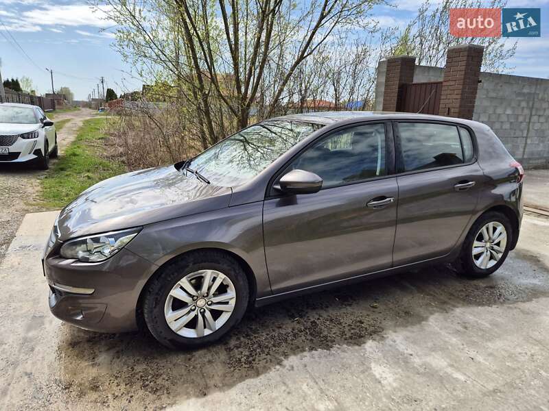 Хэтчбек Peugeot 308 2014 в Киеве