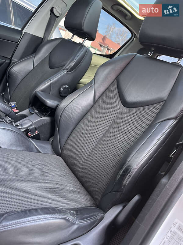 Хетчбек Peugeot 308 2012 в Славуті