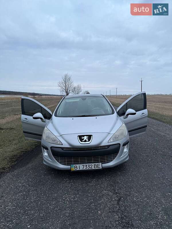 Хэтчбек Peugeot 308 2009 в 