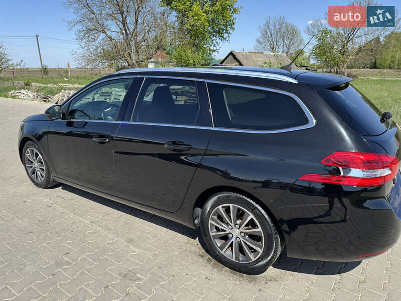 Універсал Peugeot 308 2017 в Радехові