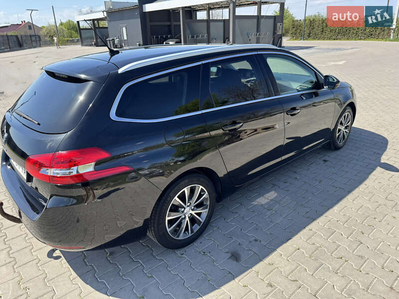 Універсал Peugeot 308 2017 в Радехові