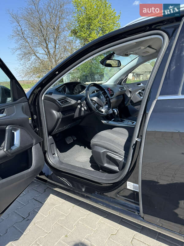 Універсал Peugeot 308 2017 в Радехові