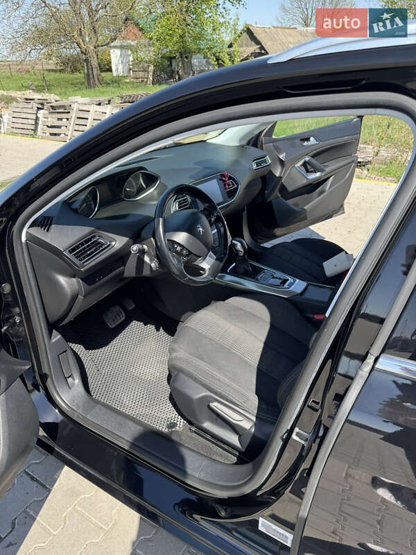 Універсал Peugeot 308 2017 в Радехові