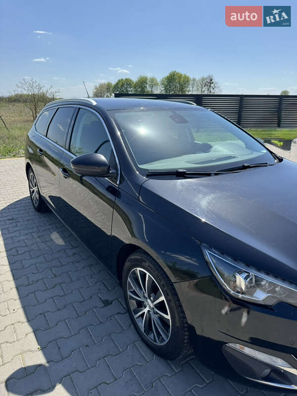 Універсал Peugeot 308 2017 в Радехові