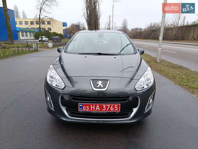Хэтчбек Peugeot 308 2013 в Киеве