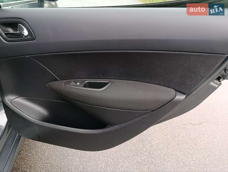 Хэтчбек Peugeot 308 2013 в Киеве