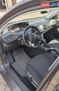 Универсал Peugeot 308 2016 в Киеве