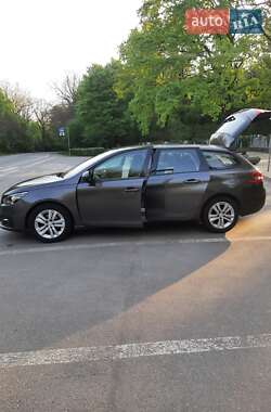 Универсал Peugeot 308 2017 в 