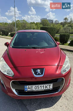 Хетчбек Peugeot 308 2011 в Дніпрі