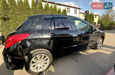 Хэтчбек Peugeot 308 2011 в 