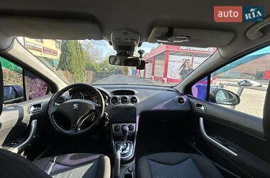 Хэтчбек Peugeot 308 2011 в 