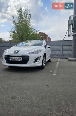 Хетчбек Peugeot 308 2012 в 