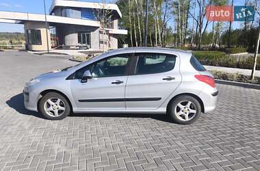 Хэтчбек Peugeot 308 2010 в 