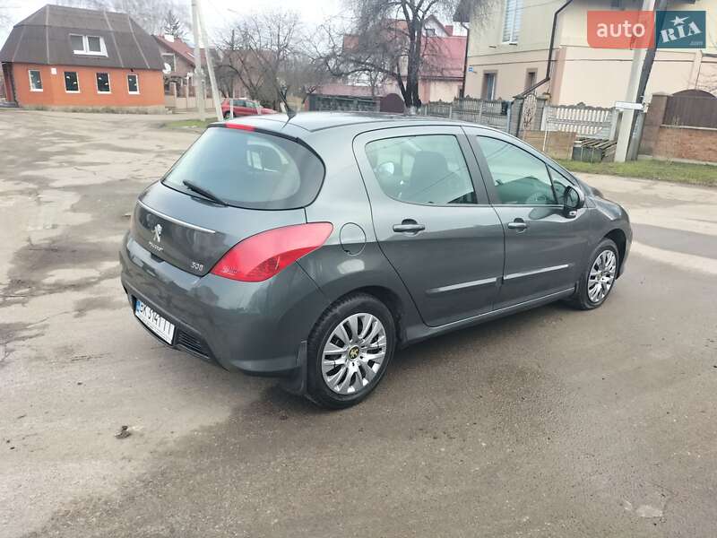 Хэтчбек Peugeot 308 2012 в Ровно