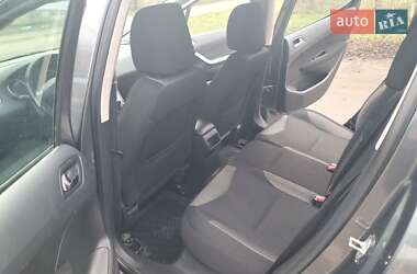 Хетчбек Peugeot 308 2012 в 