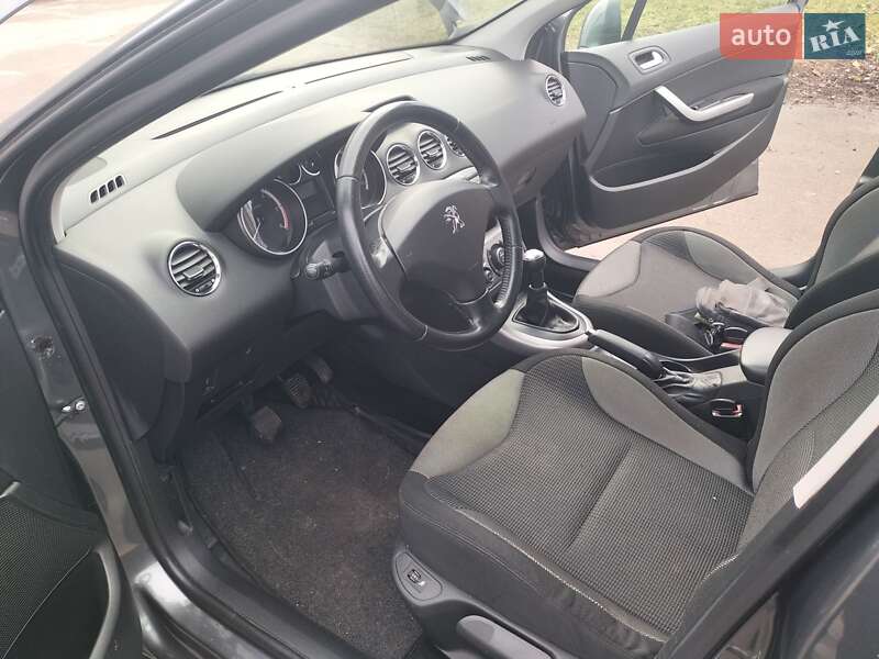 Хэтчбек Peugeot 308 2012 в Ровно
