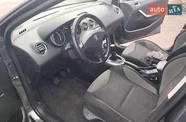 Хетчбек Peugeot 308 2012 в 