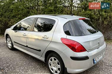 Хэтчбек Peugeot 308 2009 в 