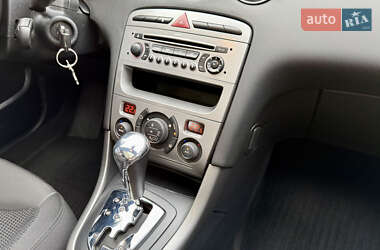 Хэтчбек Peugeot 308 2009 в 