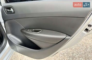 Хэтчбек Peugeot 308 2009 в 