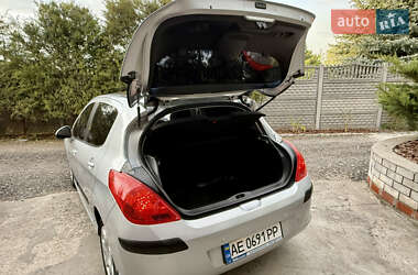 Хэтчбек Peugeot 308 2009 в 