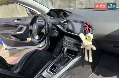 Хетчбек Peugeot 308 2016 в 