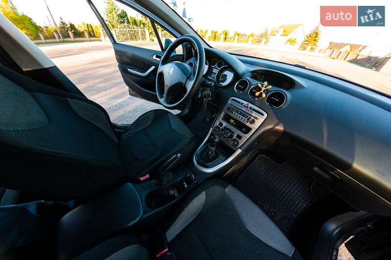 Хэтчбек Peugeot 308 2007 в Костополе