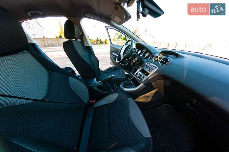 Хэтчбек Peugeot 308 2007 в Костополе