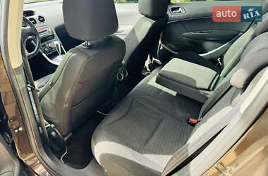 Хэтчбек Peugeot 308 2012 в 
