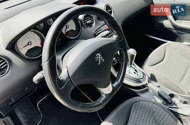 Хэтчбек Peugeot 308 2012 в 