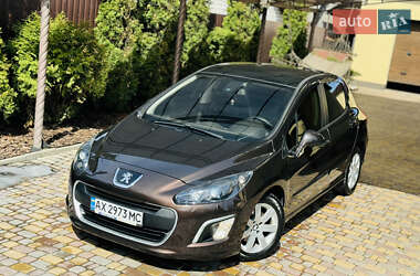 Хэтчбек Peugeot 308 2012 в 