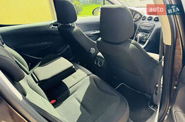 Хэтчбек Peugeot 308 2012 в 