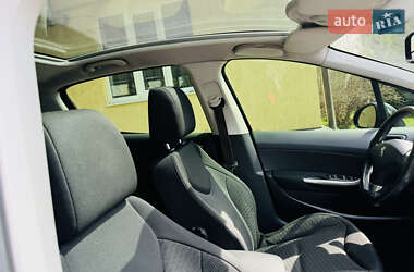 Хэтчбек Peugeot 308 2012 в 