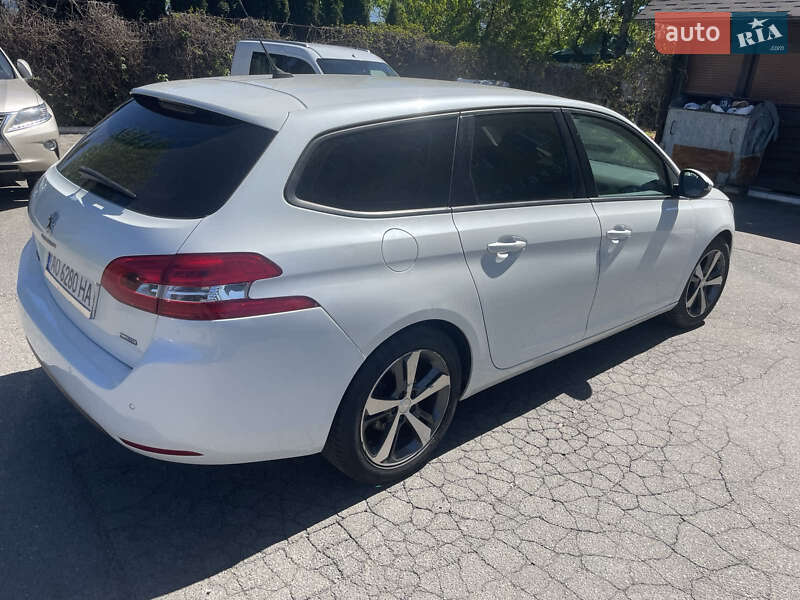 Универсал Peugeot 308 2016 в Киеве