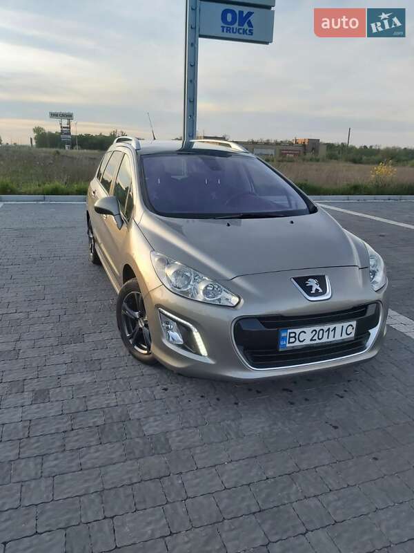 Универсал Peugeot 308 2011 в 