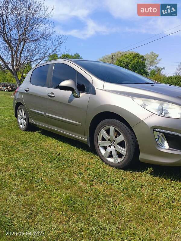 Хэтчбек Peugeot 308 2012 в Полтаве
