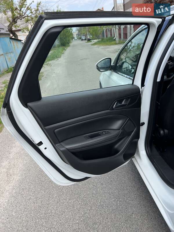 Универсал Peugeot 308 2016 в Киеве