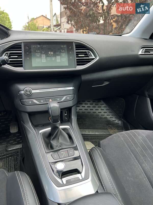 Универсал Peugeot 308 2016 в Киеве