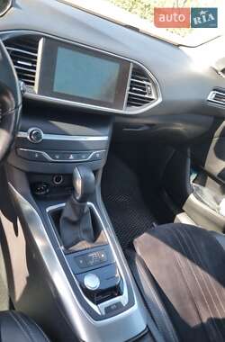 Універсал Peugeot 308 2015 в 
