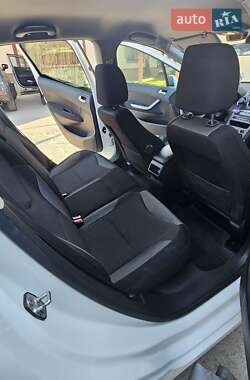 Хетчбек Peugeot 308 2012 в 