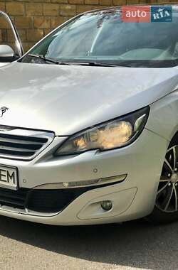 Универсал Peugeot 308 2014 в Киеве