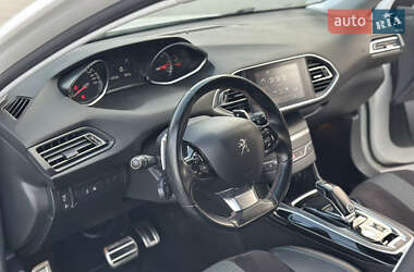 Хэтчбек Peugeot 308 2018 в 