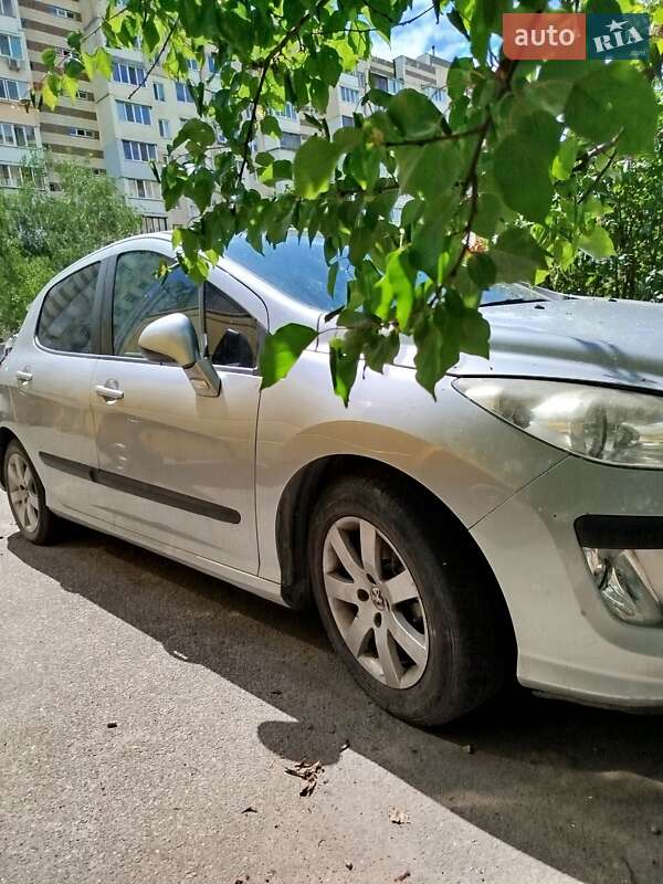 Хетчбек Peugeot 308 2008 в Києві