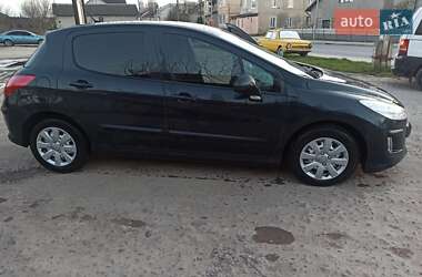 Хетчбек Peugeot 308 2010 в 