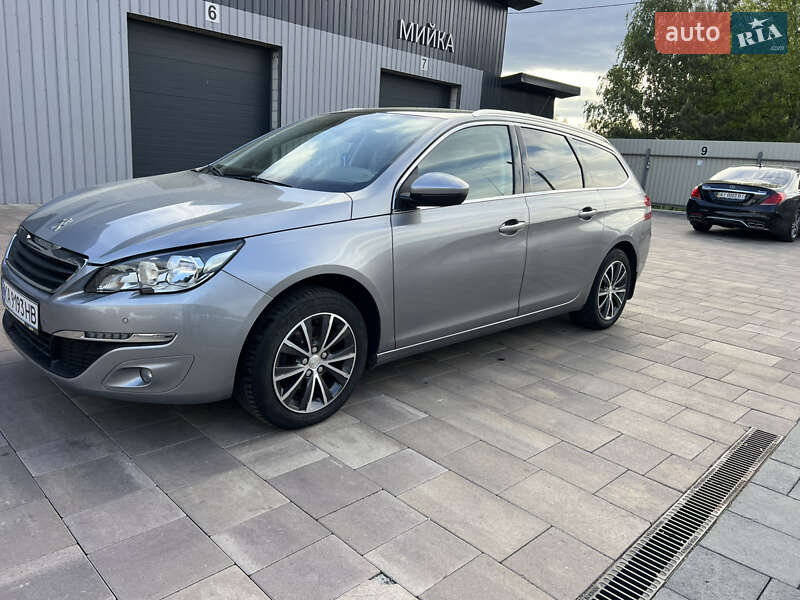Универсал Peugeot 308 2015 в 